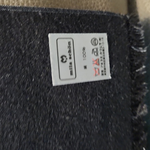 Mila schon scarf - Picture 2 of 4